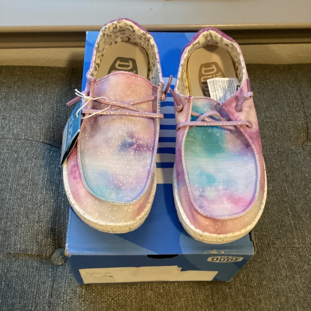 HEY DUDE Girls Wendy Dreamer Casual Moccasin Sneakers, size Y4/L5, EU36